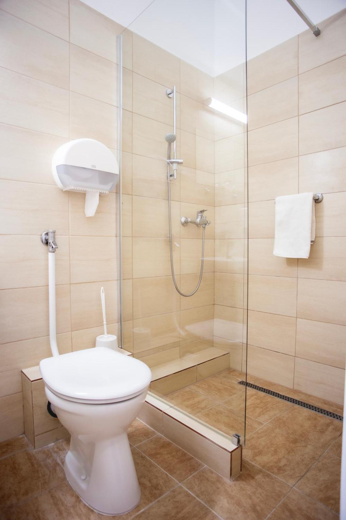 Hotel Kapos คาโปชวาร์ ภายนอก รูปภาพ