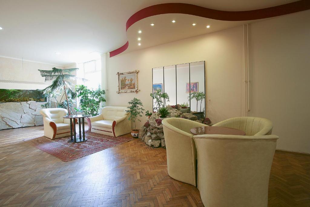 Hotel Kapos คาโปชวาร์ ภายนอก รูปภาพ