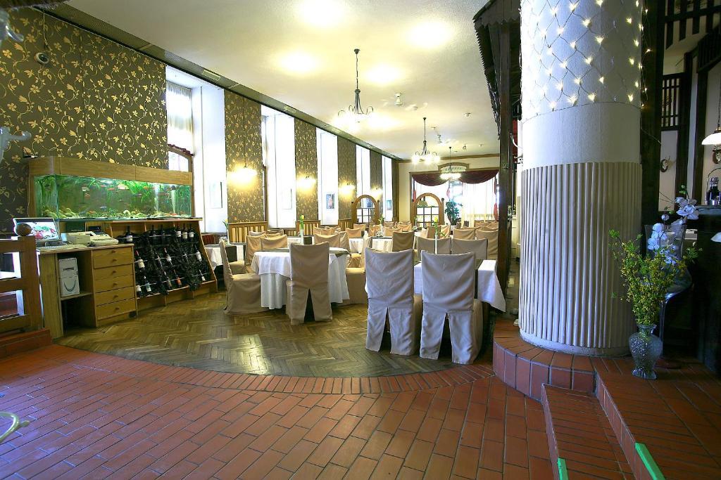 Hotel Kapos คาโปชวาร์ ภายนอก รูปภาพ